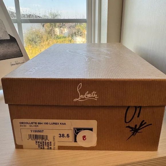 Lightly worn, Christian Louboutin Decollette 100mm heels